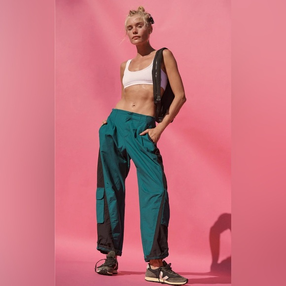 FP Movement Mesmerize Me cargo color block pants in Color Spruce Up size Small - Picture 1 of 12